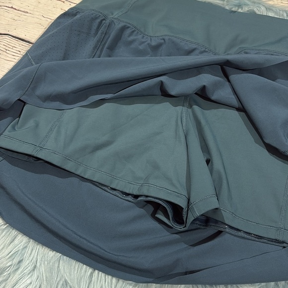 Athleta RUN WITH IT 14” SKORT in Sequoia Blue - Picture 8 of 9